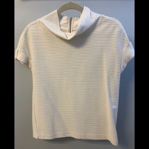 Anthropologie 9-Hi5 Top, size small, almost new.